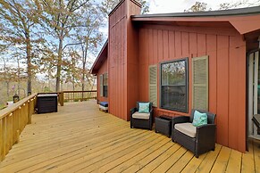 Cadiz Vacation Home w/ Deck: Walk to Lake Barkley