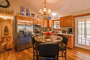 Cadiz Vacation Home w/ Deck: Walk to Lake Barkley