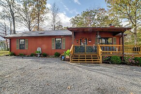 Cadiz Vacation Home w/ Deck: Walk to Lake Barkley