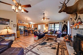 Cadiz Vacation Home w/ Deck: Walk to Lake Barkley