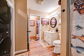 Cadiz Vacation Home w/ Deck: Walk to Lake Barkley