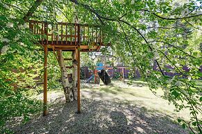 1 Mi to Downtown & River: Family Apt in Fairbanks