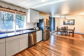 1 Mi to Downtown & River: Family Apt in Fairbanks