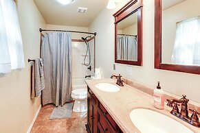 1 Mi to Downtown & River: Family Apt in Fairbanks