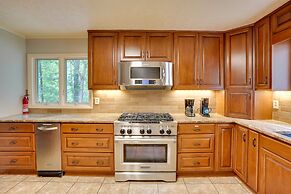 Lakefront Cadiz Home w/ Hot Tub!