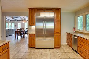 Lakefront Cadiz Home w/ Hot Tub!