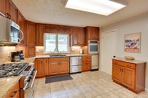 Lakefront Cadiz Home w/ Hot Tub!
