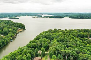 Lakefront Cadiz Home w/ Hot Tub!