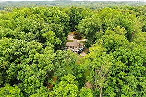 Lakefront Cadiz Home w/ Hot Tub!