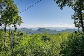 Cullowhee Mountain Retreat w/ Deck and Fire Pit!