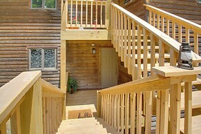 Lake Ouachita Vacation Rental w/ Community Pool