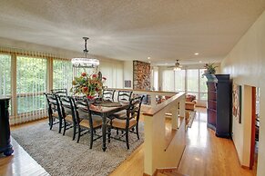 Lake Ouachita Vacation Rental w/ Community Pool