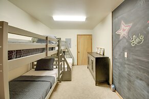 Lake Ouachita Vacation Rental w/ Community Pool