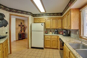 Lake Ouachita Vacation Rental w/ Community Pool