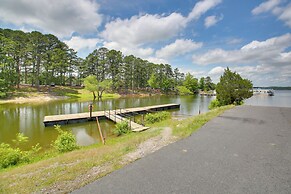 Lake Ouachita Vacation Rental w/ Community Pool