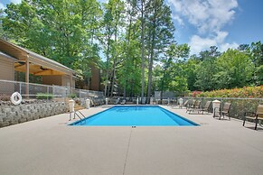 Lake Ouachita Vacation Rental w/ Community Pool