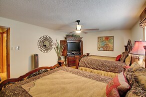 Lake Ouachita Vacation Rental w/ Community Pool