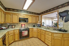 Lake Ouachita Vacation Rental w/ Community Pool