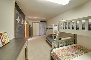 Lake Ouachita Vacation Rental w/ Community Pool