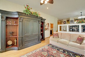 Lake Ouachita Vacation Rental w/ Community Pool