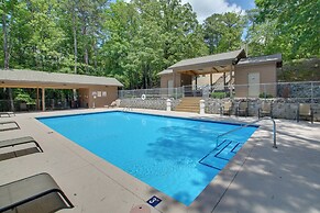 Lake Ouachita Vacation Rental w/ Community Pool