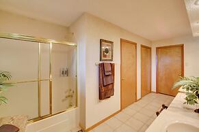 Lake Ouachita Vacation Rental w/ Community Pool