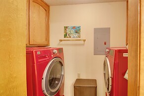 Lake Ouachita Vacation Rental w/ Community Pool