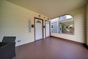 Vacation Rental w/ Porch & Views of Lake Erie!
