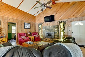 Rural Arkansas Vacation Rental w/ Lake Access