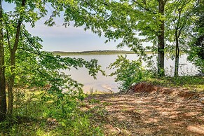 Rural Arkansas Vacation Rental w/ Lake Access
