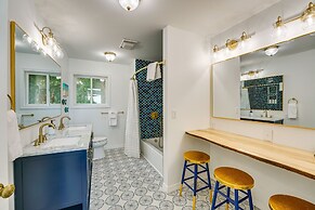 Private Beachfront Lake Michigan Rental w/ Kayaks