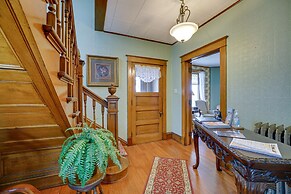 Dtwn Victorian Home - 1 Mi to Lake Michigan Beach!