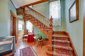 Dtwn Victorian Home - 1 Mi to Lake Michigan Beach!