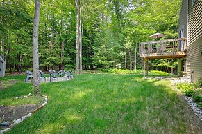 Serene Pentwater Getaway w/ Yard Near Lakes