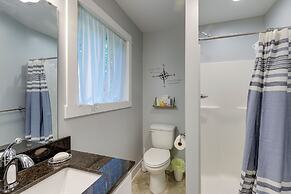 Serene Pentwater Getaway w/ Yard Near Lakes