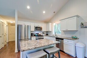 Serene Pentwater Getaway w/ Yard Near Lakes