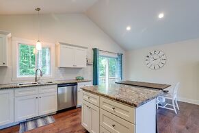 Serene Pentwater Getaway w/ Yard Near Lakes