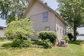 Lakefront Vandalia Home w/ Boat Dock & Gas Grill!