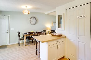 Three Oaks Home w/ Guest House - 8 Mi to Beach!