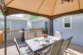 Three Oaks Home w/ Guest House - 8 Mi to Beach!