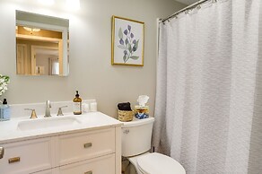 Three Oaks Home w/ Guest House - 8 Mi to Beach!