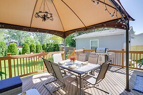 Three Oaks Home w/ Guest House - 8 Mi to Beach!