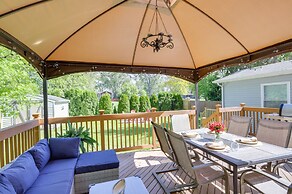 Three Oaks Home w/ Guest House - 8 Mi to Beach!