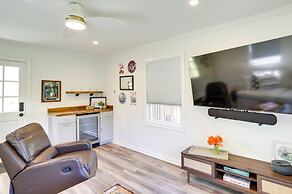 Three Oaks Home w/ Guest House - 8 Mi to Beach!