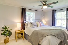 Three Oaks Home w/ Guest House - 8 Mi to Beach!