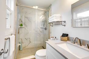 Three Oaks Home w/ Guest House - 8 Mi to Beach!