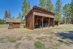 Chiloquin Vacation Rental w/ On-site Barn!