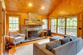 Secluded Elka Park Cabin: Hot Tub & Fire Pit!