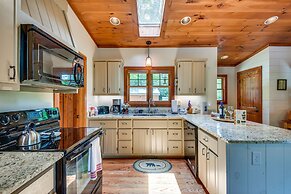 Cashiers Cabin w/ Stunning Views Near Waterfalls!