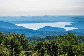 Cashiers Cabin w/ Stunning Views Near Waterfalls!